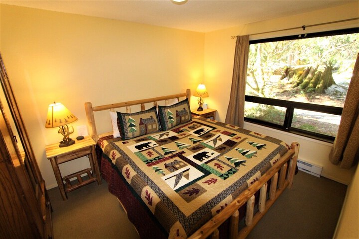 Alexanders Lodge