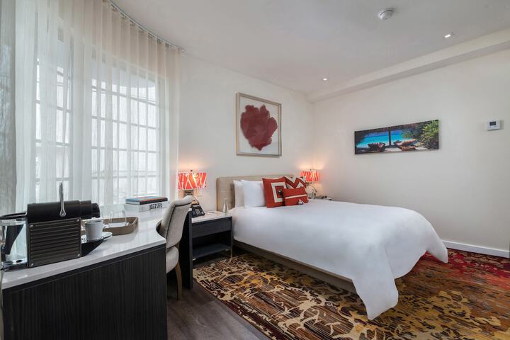 Room 45 of 136