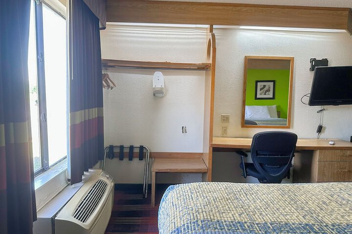Classic Inn by Townhouse American Way Memphis I 240