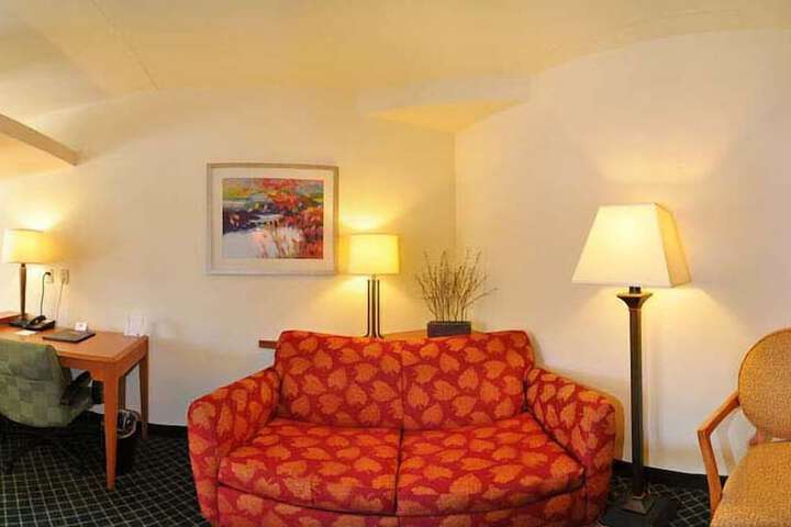 Room 16 of 37