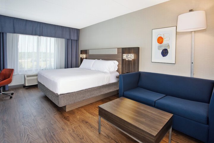 Holiday Inn Express & Suites Kingston Central by IHG