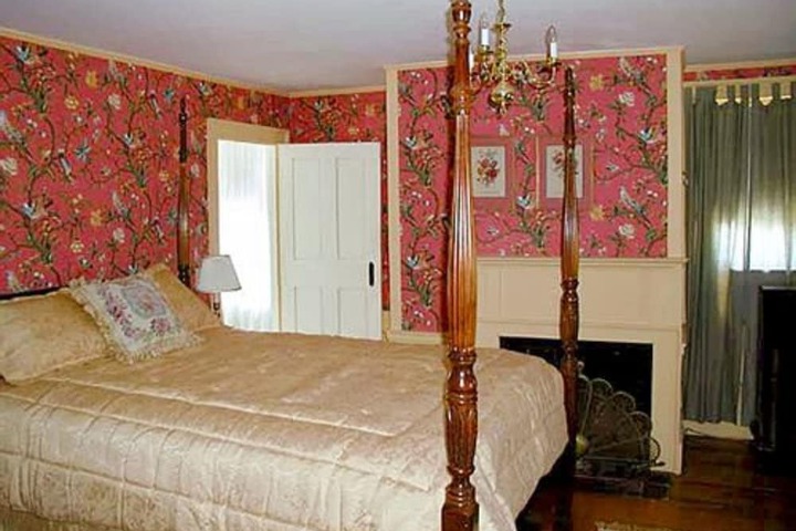 Room 20 of 33