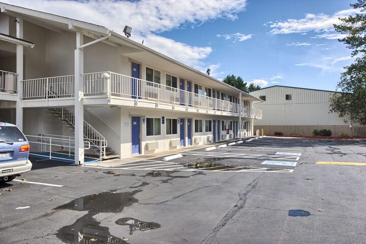 Hotel 4 of 24