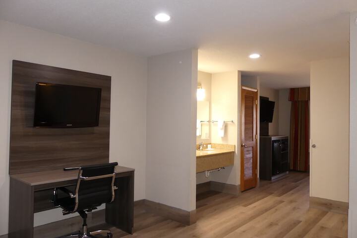 Room 46 of 76