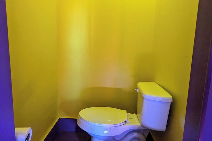 Room 83 of 286