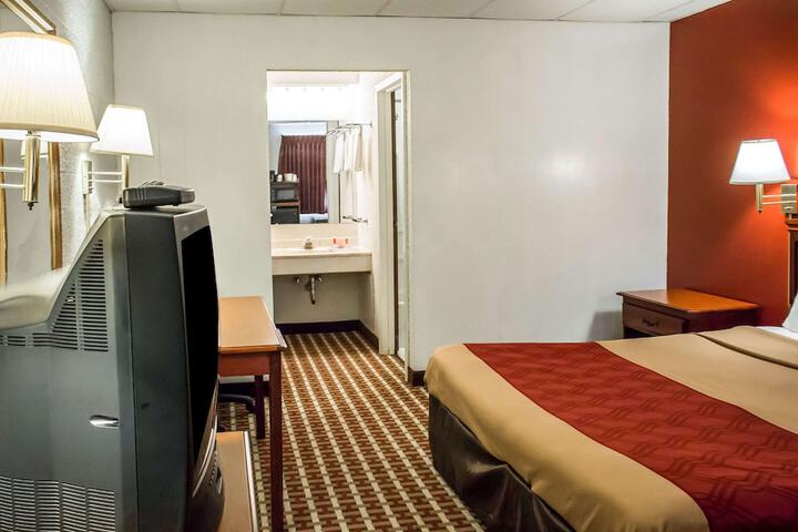 Room 14 of 36