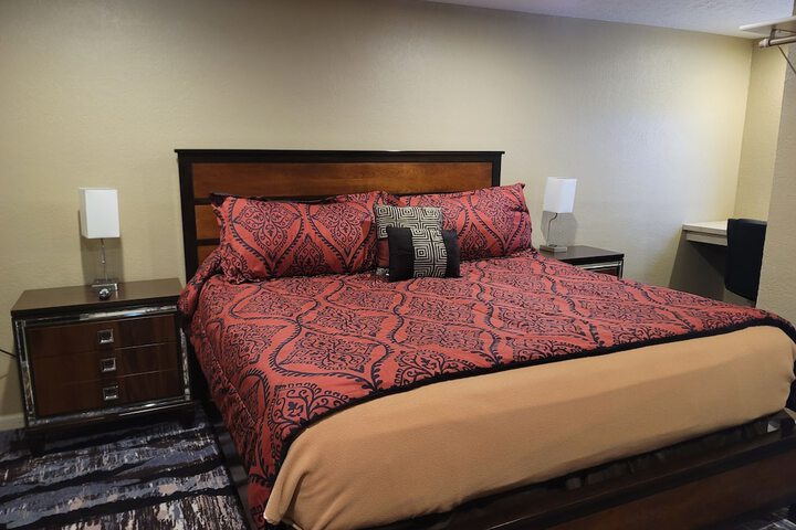 Room 11 of 18