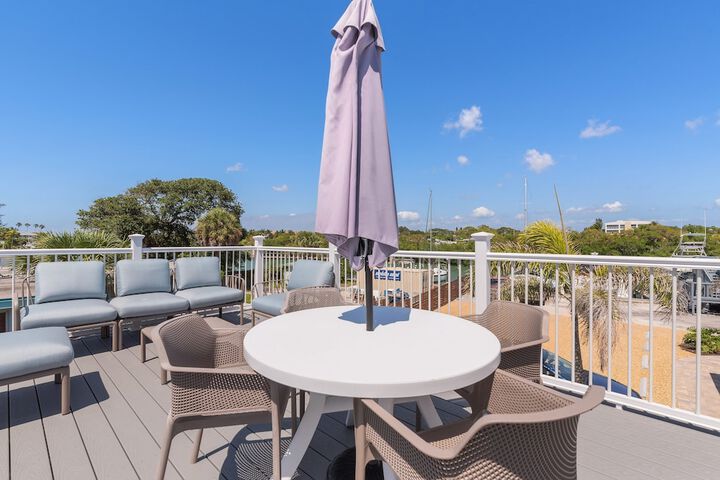 Escape Coastal Resort on Casey Key