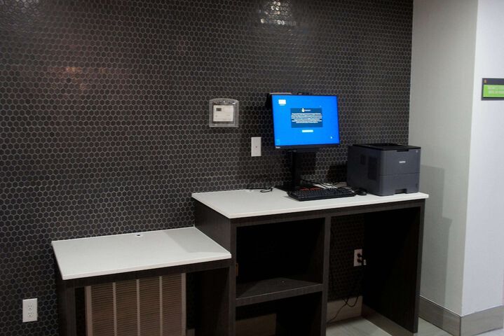 Business Center 25 of 25