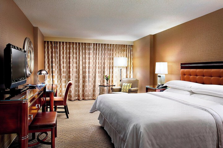 Room 42 of 61