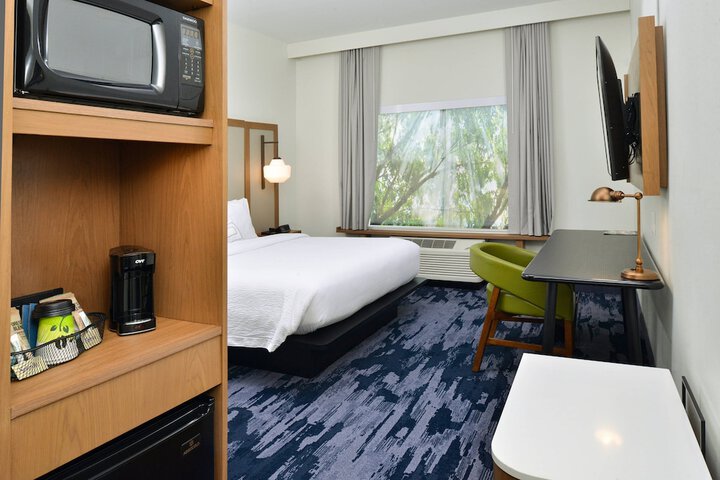 Room 20 of 38