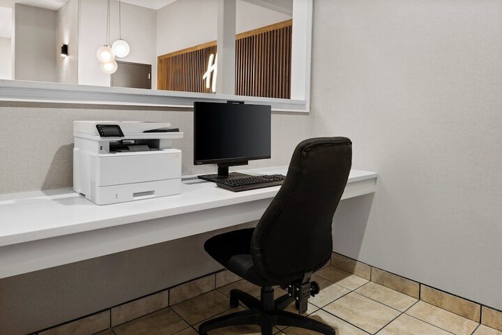 Business Center 30 of 30
