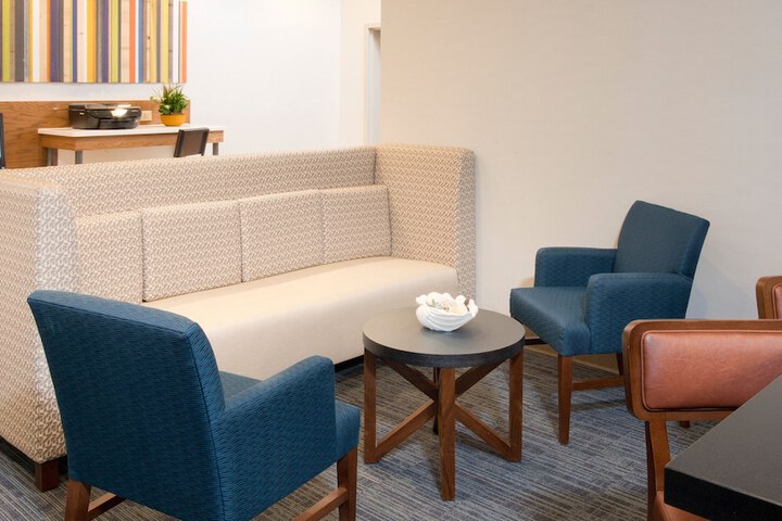 Hotel 4 of 98