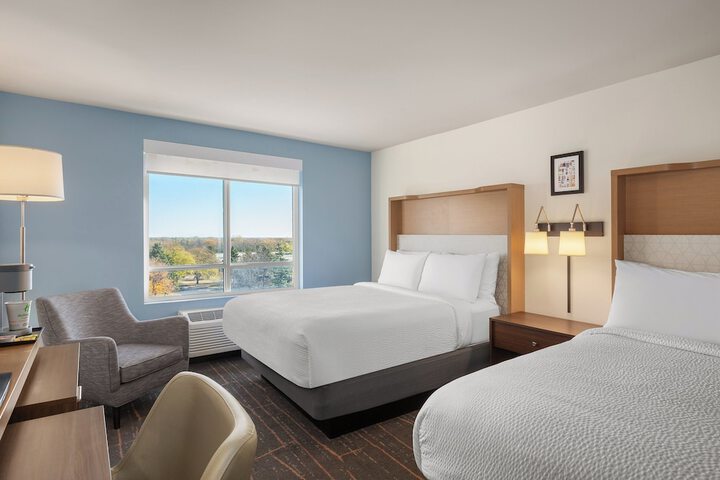Holiday Inn & Suites Detroit - Troy by IHG