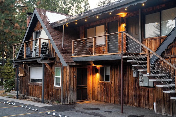 Basecamp Lodge