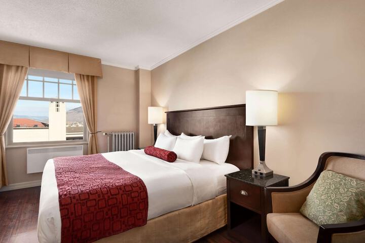 The Plaza Hotel Downtown Trademark Collection by Wyndham