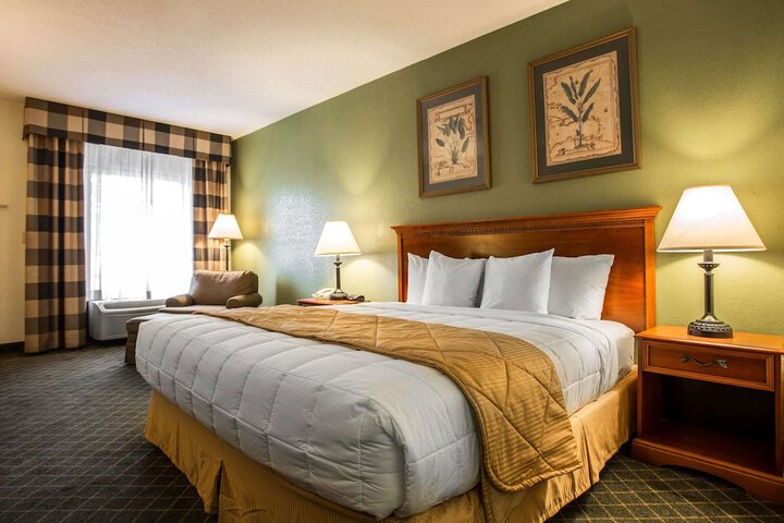 Room 21 of 49