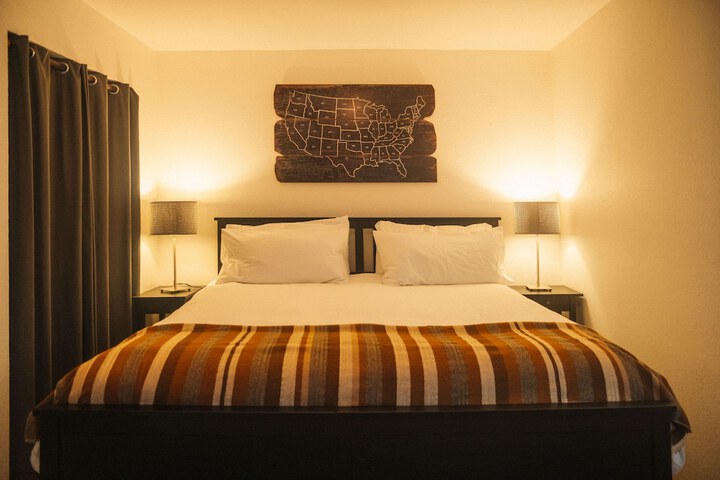 Room 25 of 42