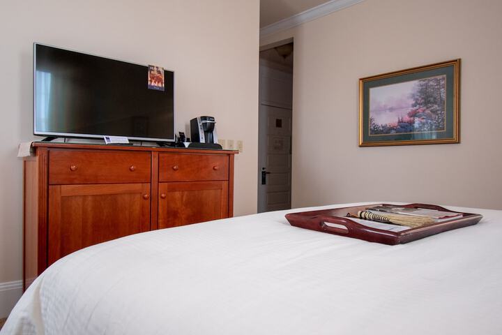 Historic Boone Tavern Hotel and Restaurant
