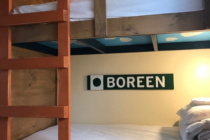 Room 11 of 18