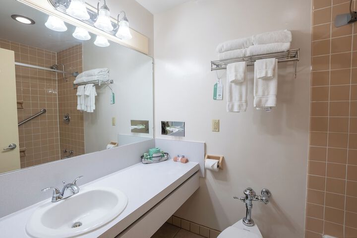 Fireside Inn & Suites Waterville