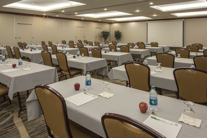 Holiday Inn Denver Lakewood by IHG