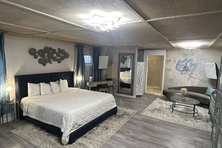 Room 68 of 89
