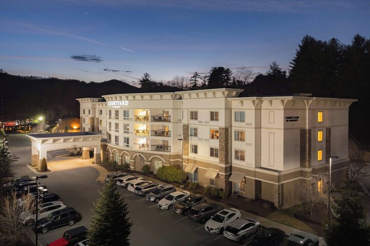 Courtyard Boone