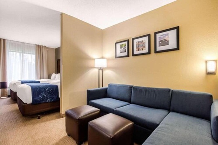 Comfort Suites Manchester near Arnold AFB