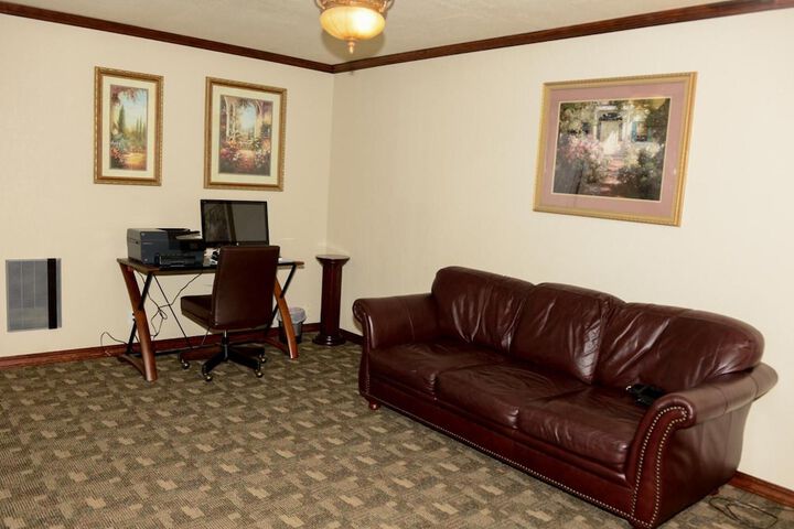 Room 12 of 28