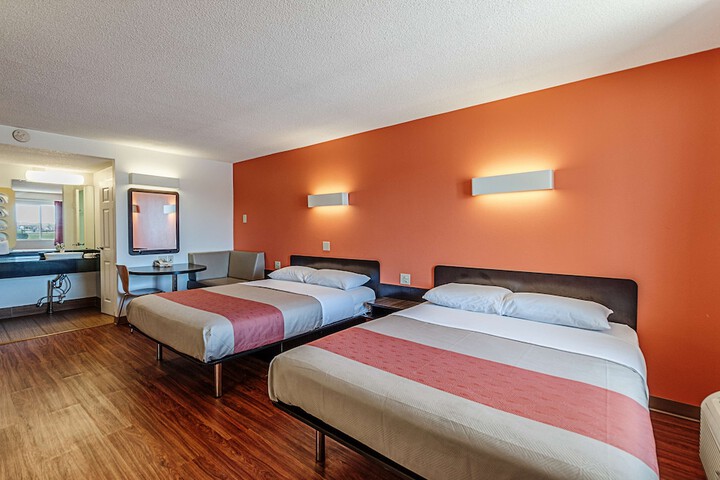 Room 25 of 34