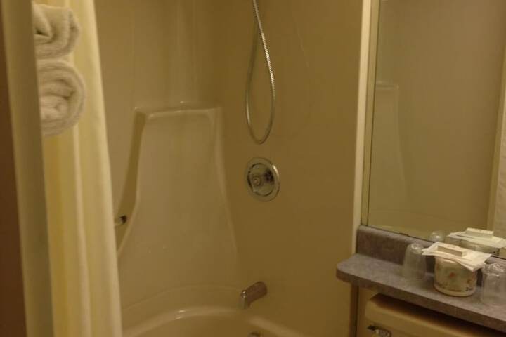 Petawawa River Inn and Suites