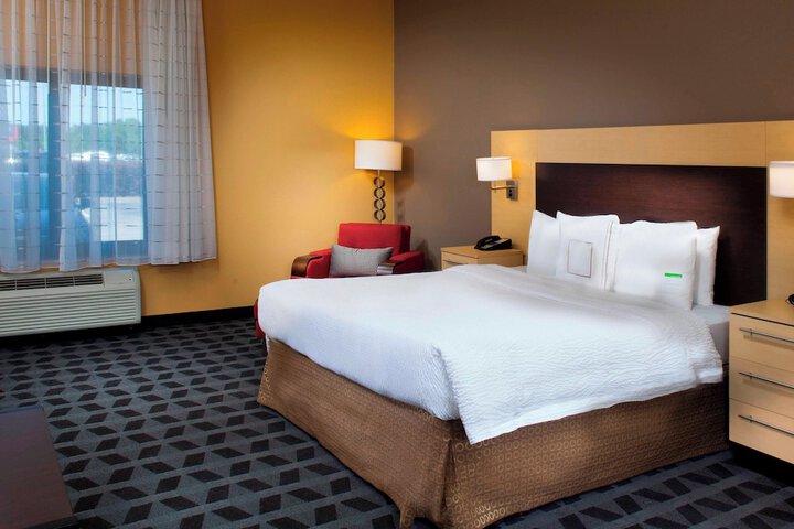 Room 32 of 43