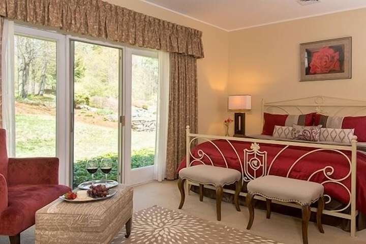 Stone Hill Inn