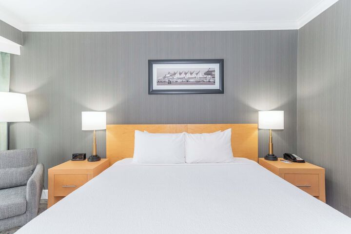 Sandman Signature Vancouver Airport Hotel & Resort