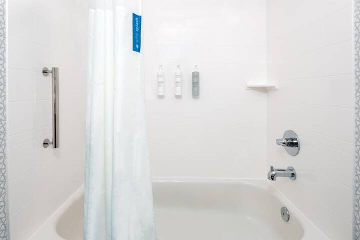 Hampton Inn & Suites Charlottesville-At the University
