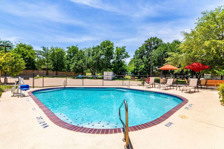 Pool 4 of 49