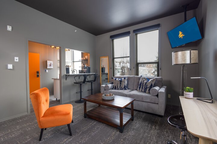 Room 12 of 25