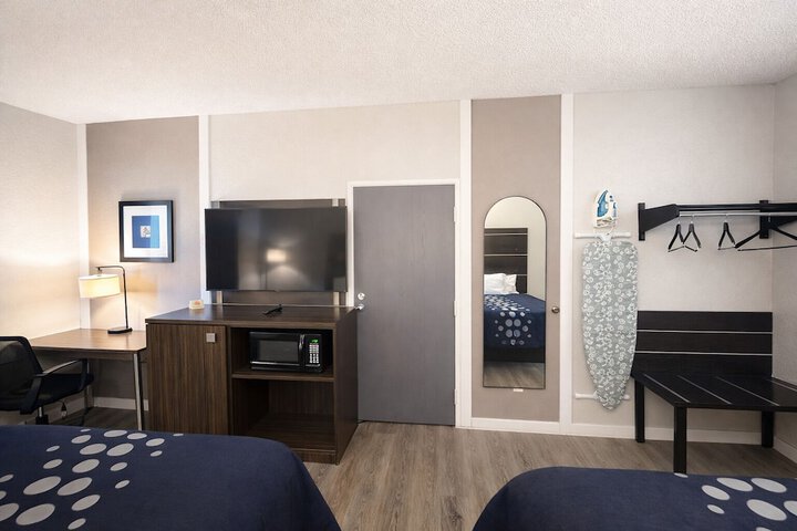 Blaine Town Inn & Suites