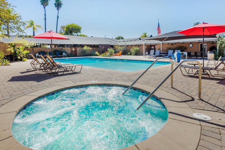 Carlton Oaks Lodge an Ascend Collection Hotel
