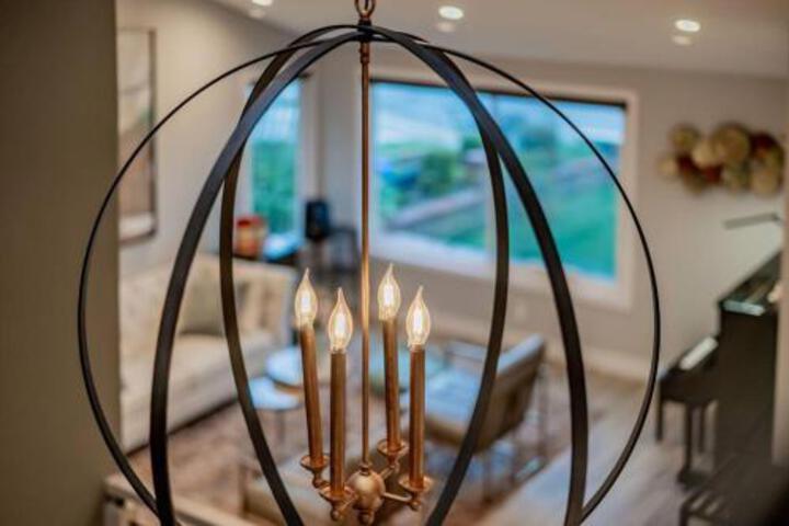Luxurious 5B4B Home with Pool and View