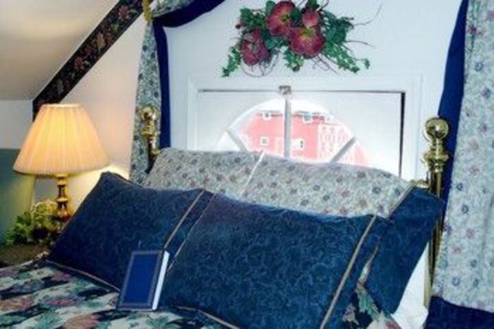 Arbor Hill Inn