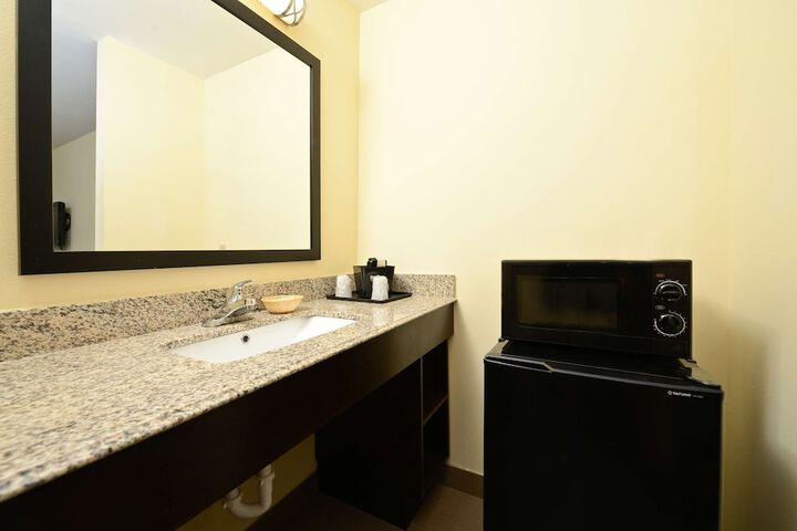 Room 12 of 14
