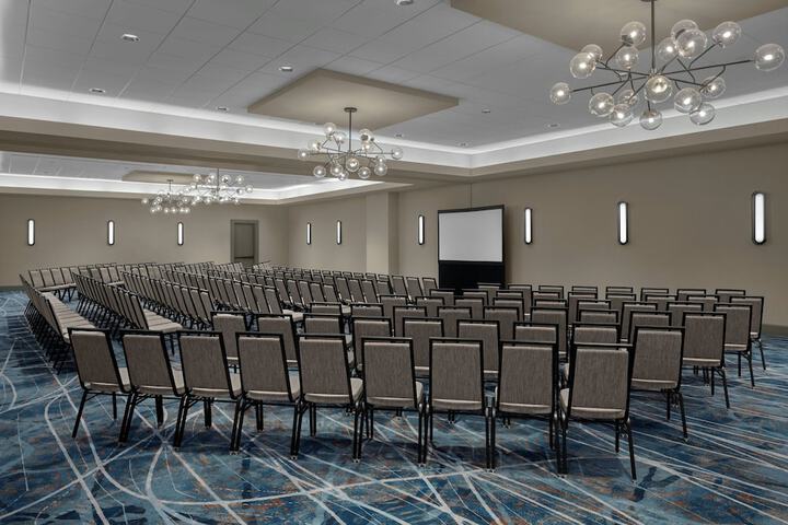 Sheraton Milwaukee Brookfield Hotel