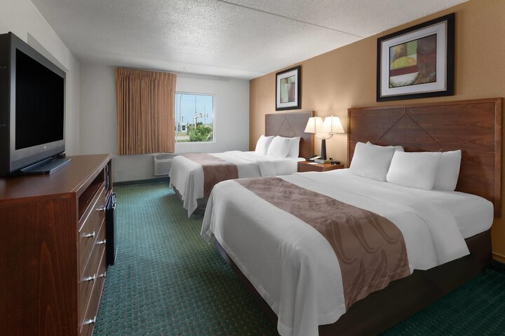 Baymont by Wyndham Jamestown Conference Center & Water Park