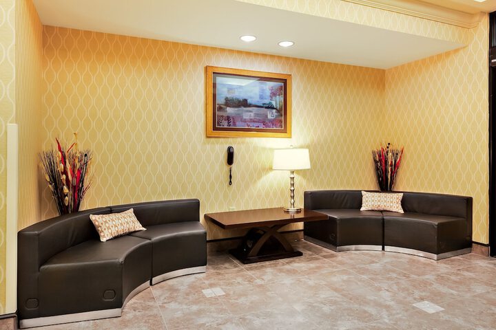 Hotel 4 of 82