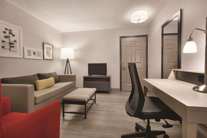 Room 14 of 33
