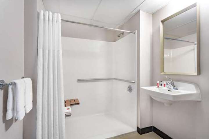 Room 26 of 160