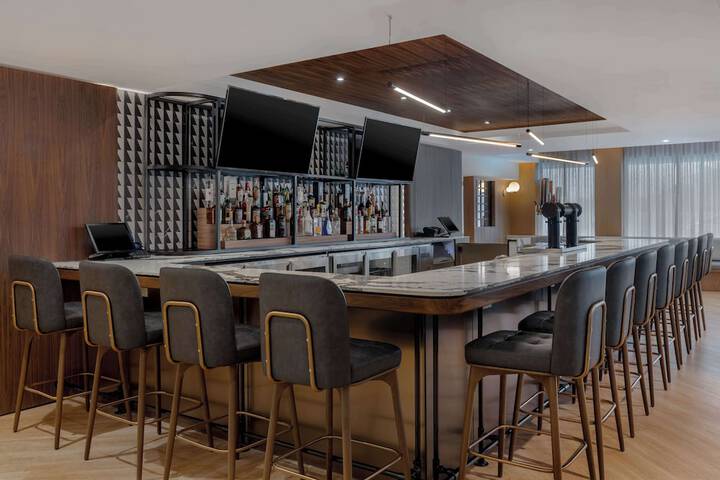 DoubleTree by Hilton Kingston