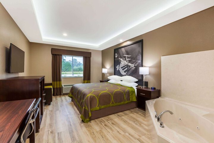 Room 7 of 38